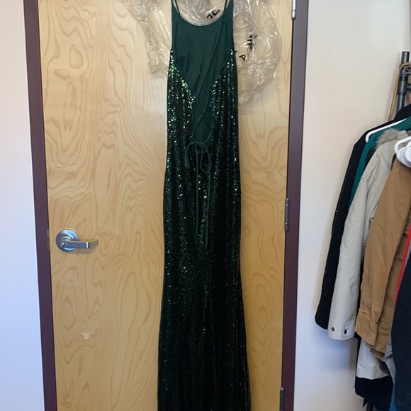 Dave & Johnny Formal Green Sequined Dress - Picture 4 of 6